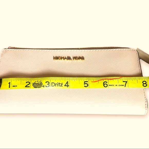 NWT MICHAEL  KORS  NEW pink beautiful Wallet - Picture 3 of 7